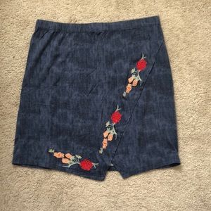 Embroidered mini skirt